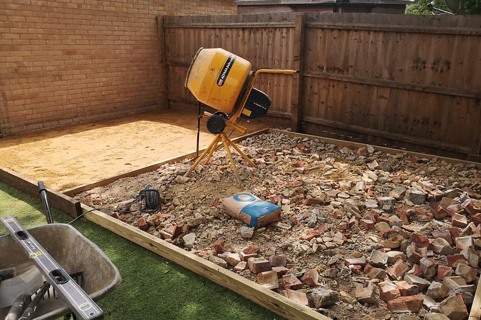 Preparation for a concrete base to be poured